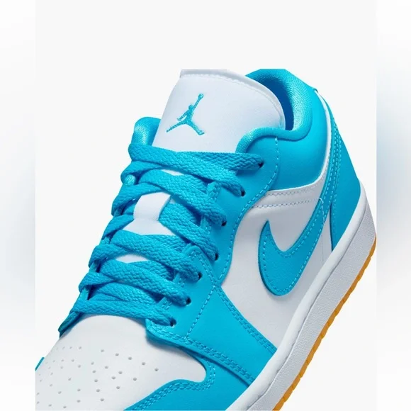 Air Jordan 1 Low Sneaker - Picture 6 of 8